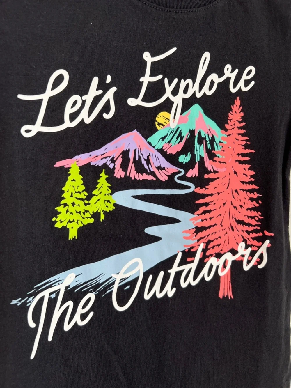 The Children's Place Black Tee with Neon Outdoor Graphic Design Size 4T